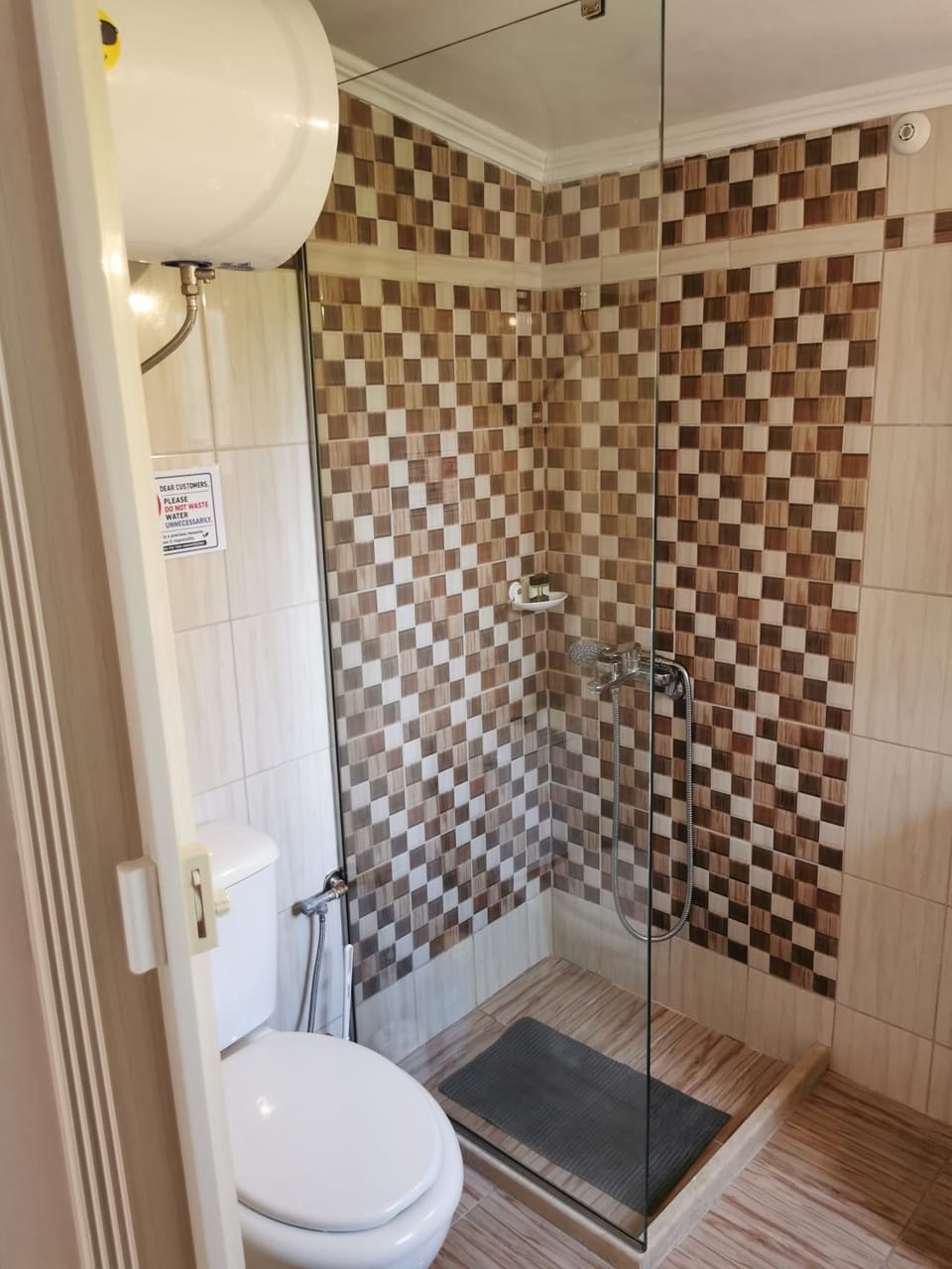 Shower, Toilet