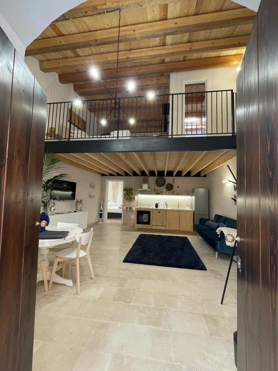 Kitchen or kitchenette, Seating area