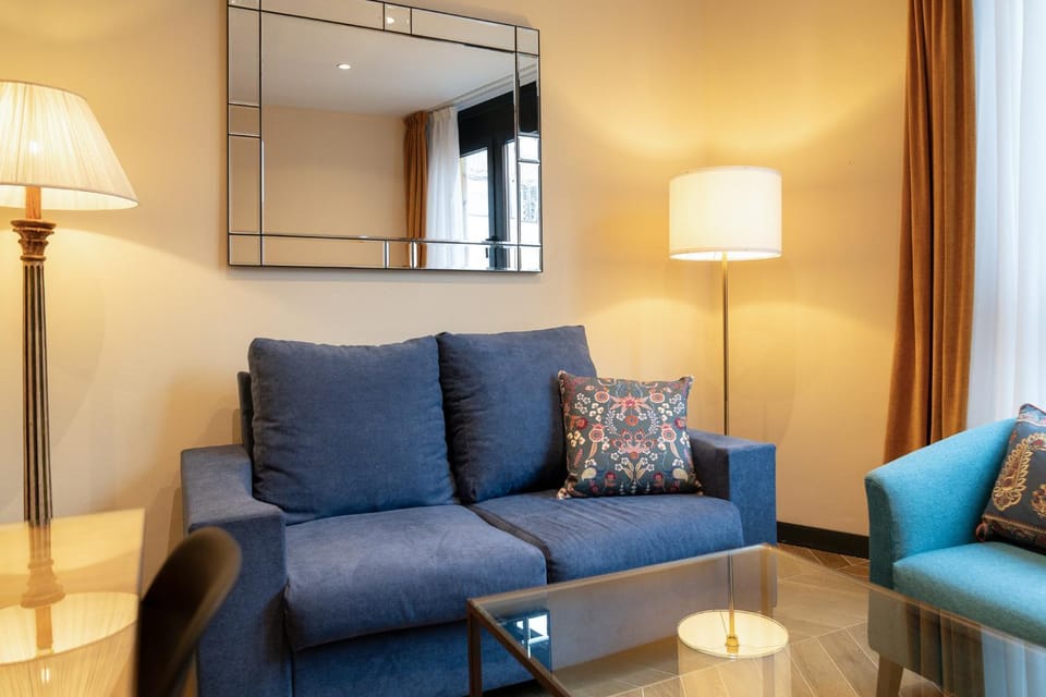 Living room, Seating area