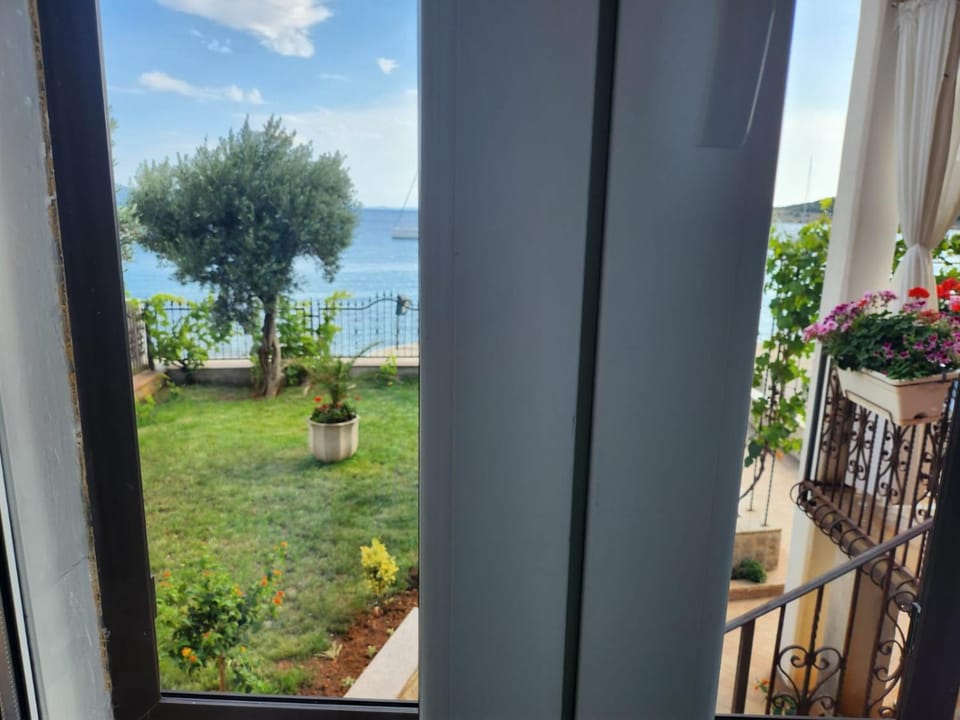 Garden, View (from property/room), Sea view