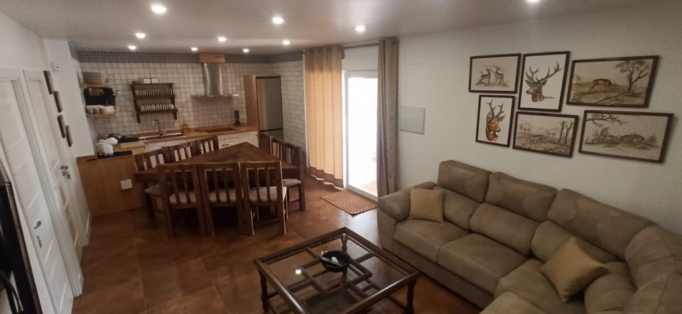 Kitchen or kitchenette, Living room, Seating area, Dining area