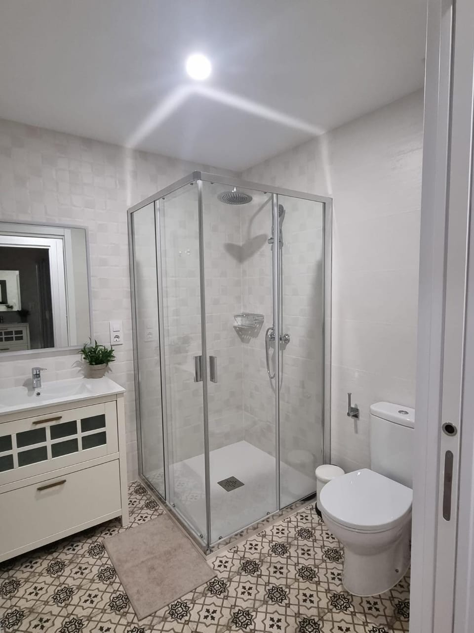 Shower, Toilet, Bathroom