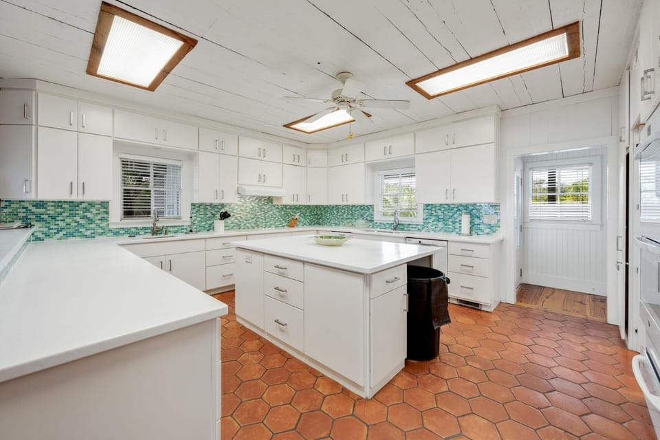 Kitchens Beach House home by Peace Vacations House in Debordieu