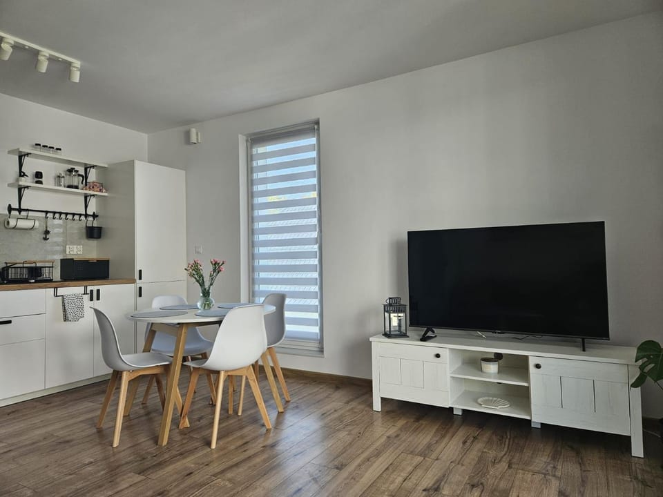 TV and multimedia, Kitchen or kitchenette, Dining area
