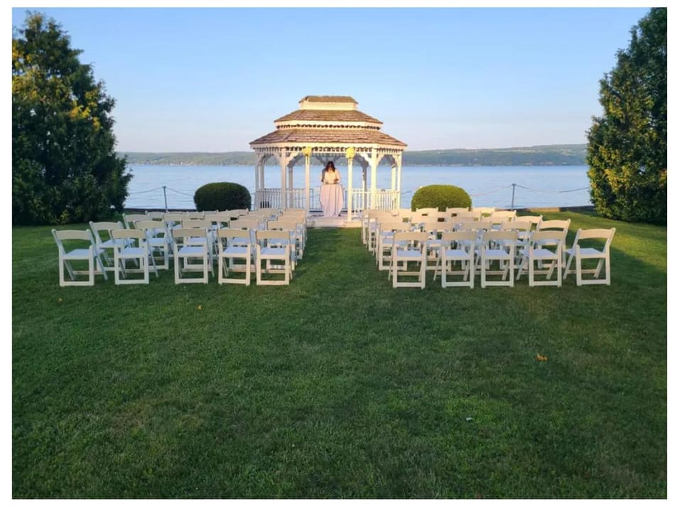 Plum Point Lodge Hotel in Seneca Lake