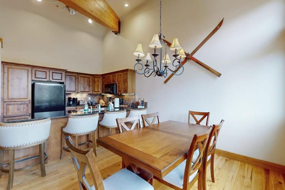 Big Sky Bliss Apartment in Big Sky