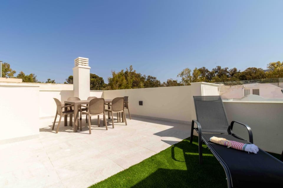 Patio, View (from property/room), Balcony/Terrace, Dining area, sunbed