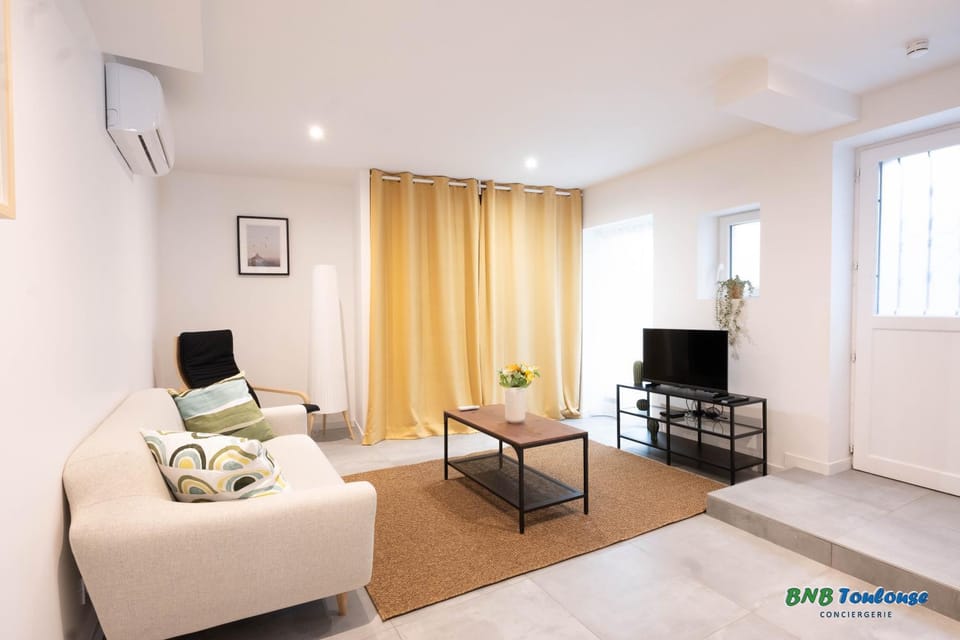 ORBIS - "Le Gaston douillet" - Clim - WiFi - Plein centre - Cour intérieure Apartment in Occitanie