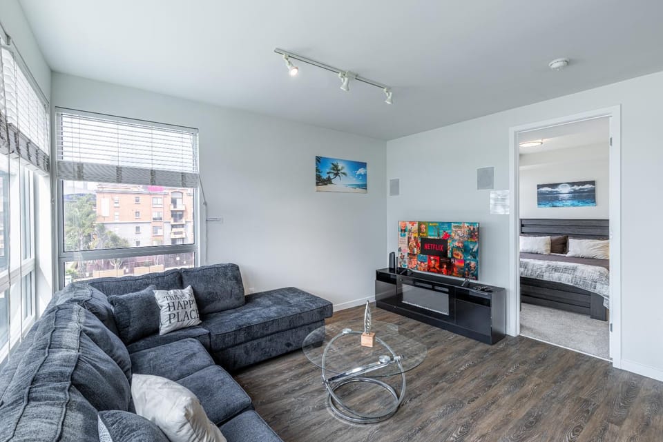 2 Bed 2 Bath X street LA Live, Convention Center, Microsoft Theater Apartment in Los Angeles