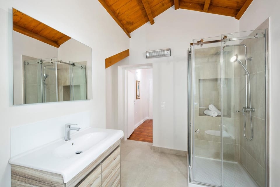 Shower, Bathroom, towels
