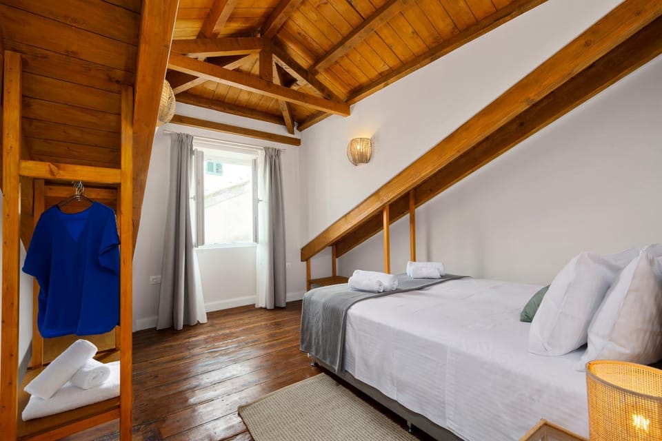 Bed, Photo of the whole room, Bedroom, towels, wardrobe