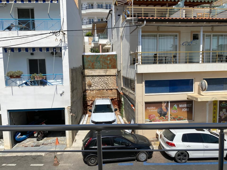 Hibiscus Accommodations and breakfast , Himarë Apartment hotel in Vlorë County, Albania