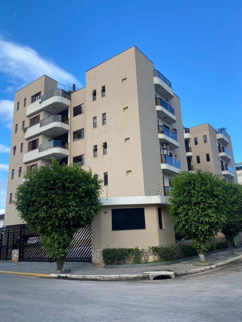 Property building, Day