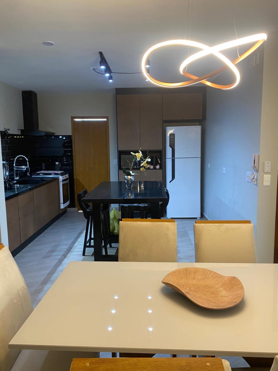 Apartamento lindo a 03 minutos da praia Enseada Apartment in State of São Paulo