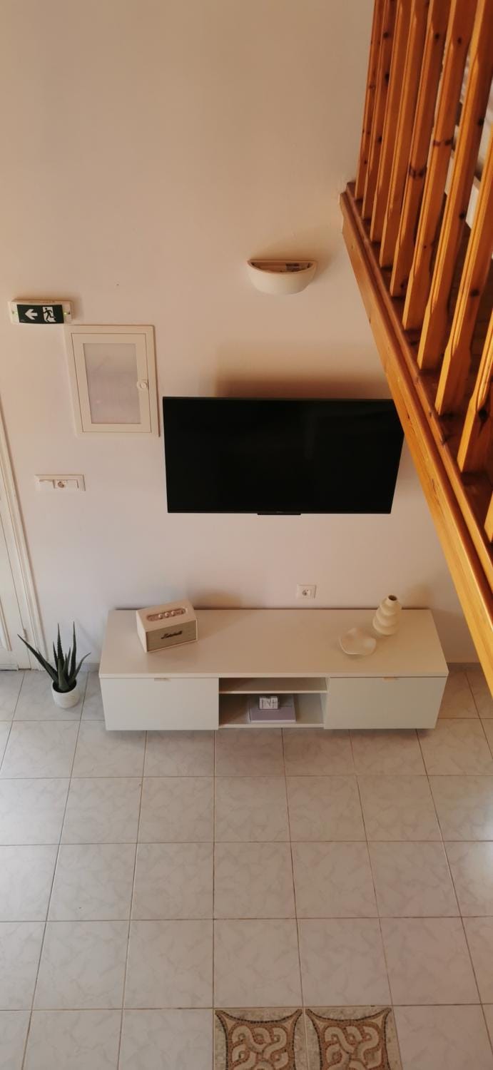 Communal lounge/ TV room, TV and multimedia