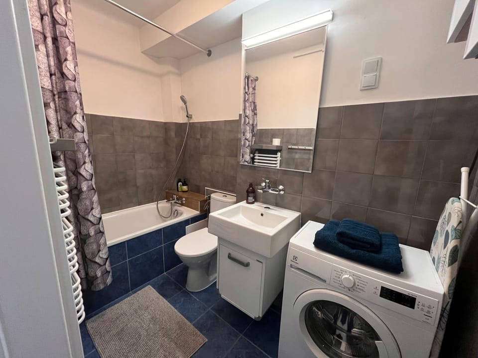 Bathroom, washing machine