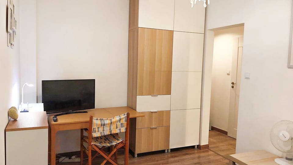 TV and multimedia, Photo of the whole room, wardrobe