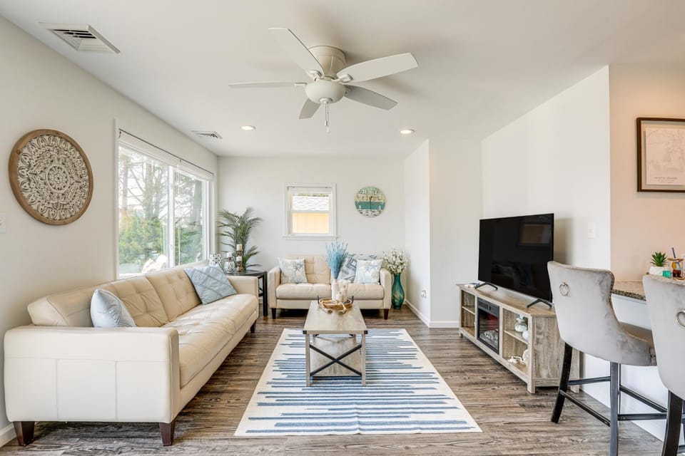 Little Egg Harbor Township Retreat w/ Private Dock House in Galloway