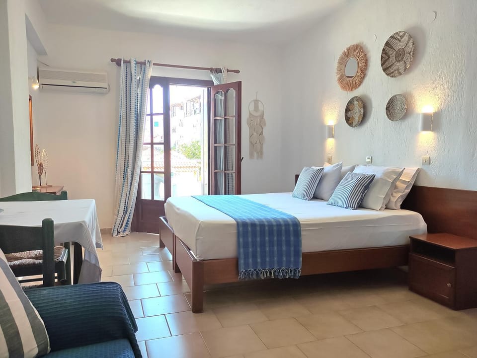 Bed, Photo of the whole room