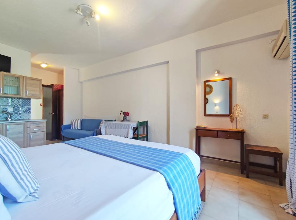 Bed, Photo of the whole room