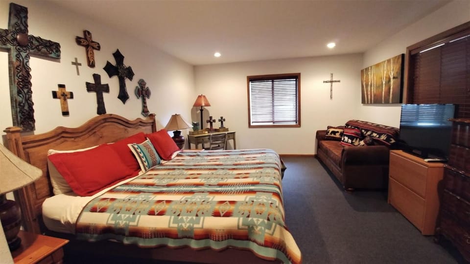 Bed, TV and multimedia, Bedroom, furniture, wardrobe