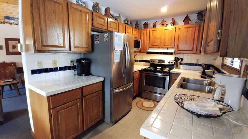 Day, Coffee/tea facilities, Kitchen or kitchenette, dishwasher, furniture, microwave, oven, stove, toaster, kitchen