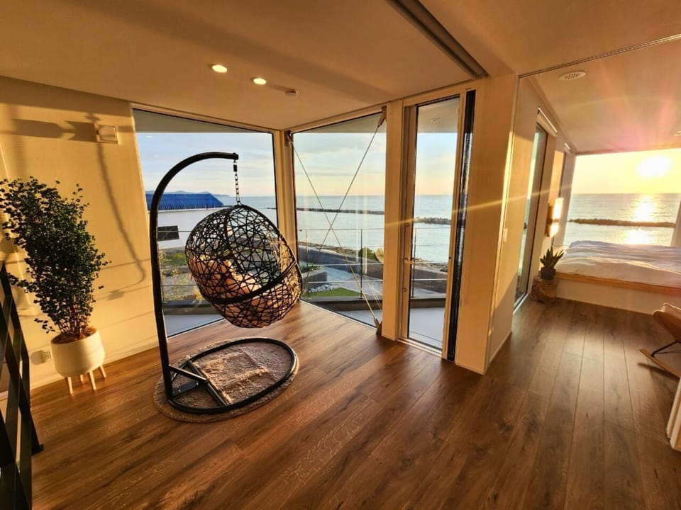 Bedroom, Sea view