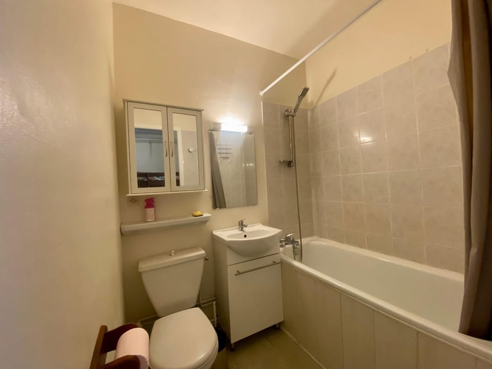 Studio Cabine 21m², 5 pers - Près commerces Les Angles - FR-1-758-28 Cabin in Occitanie