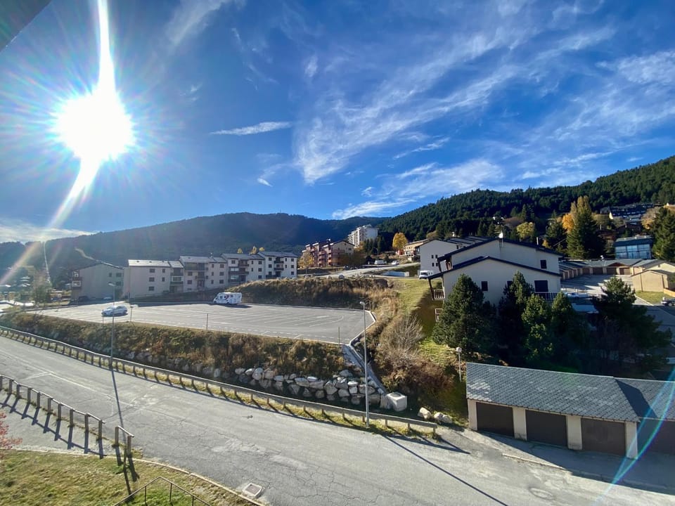 Studio Cabine 21m², 5 pers - Près commerces Les Angles - FR-1-758-28 Cabin in Occitanie