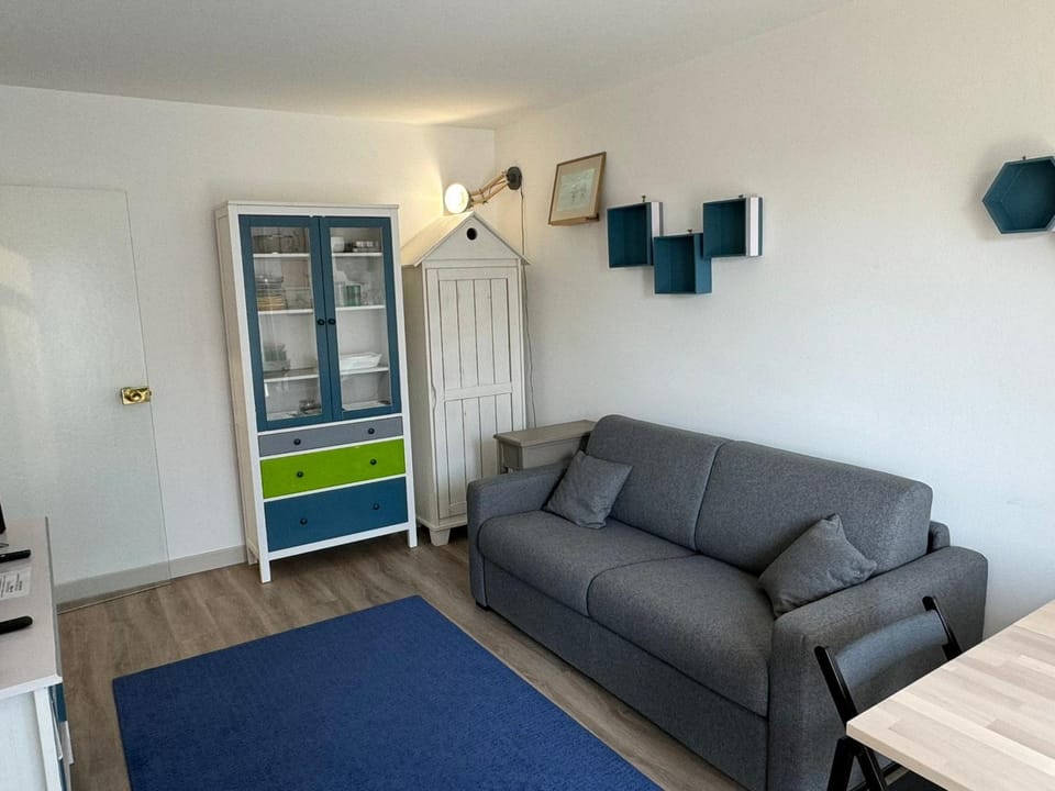 Studio Central à Cabourg avec Balcon, Wifi Gratuit & Parking - FR-1-487-372 Apartment in Cabourg