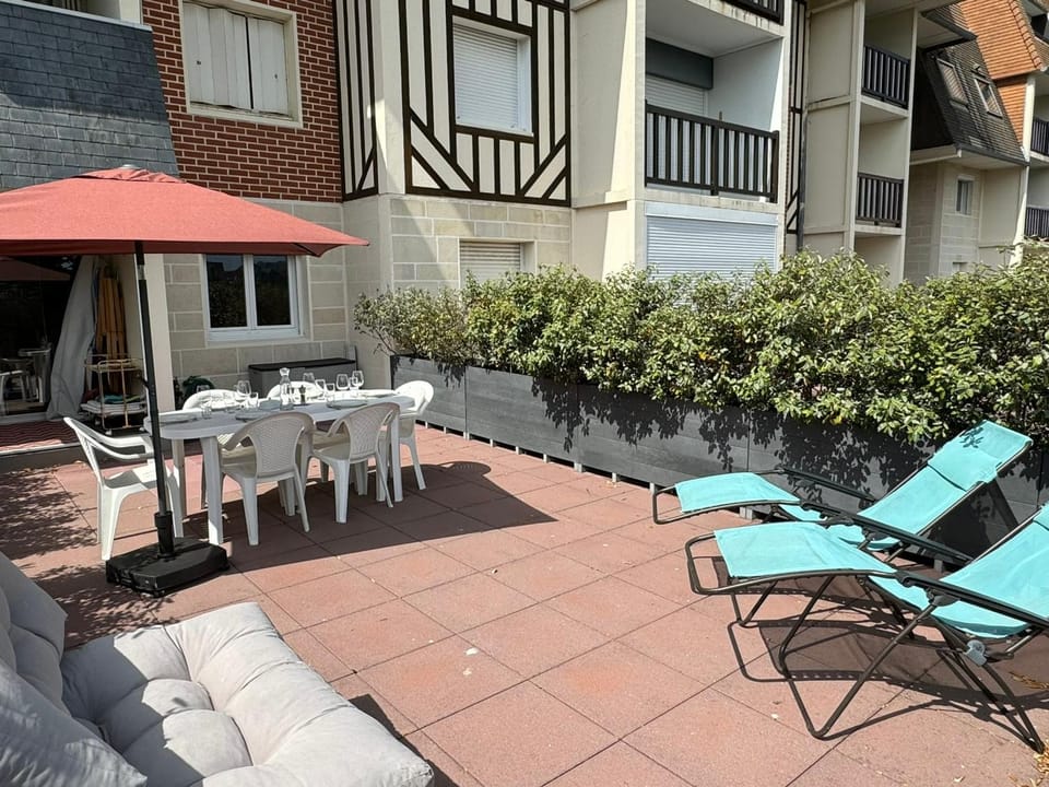 Cabourg, Appartement 3* en Bord de Mer, Accès Direct Plage, Parking - FR-1-487-371 Apartment in Cabourg
