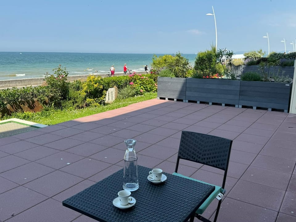 Cabourg, Appartement 3* en Bord de Mer, Accès Direct Plage, Parking - FR-1-487-371 Apartment in Cabourg