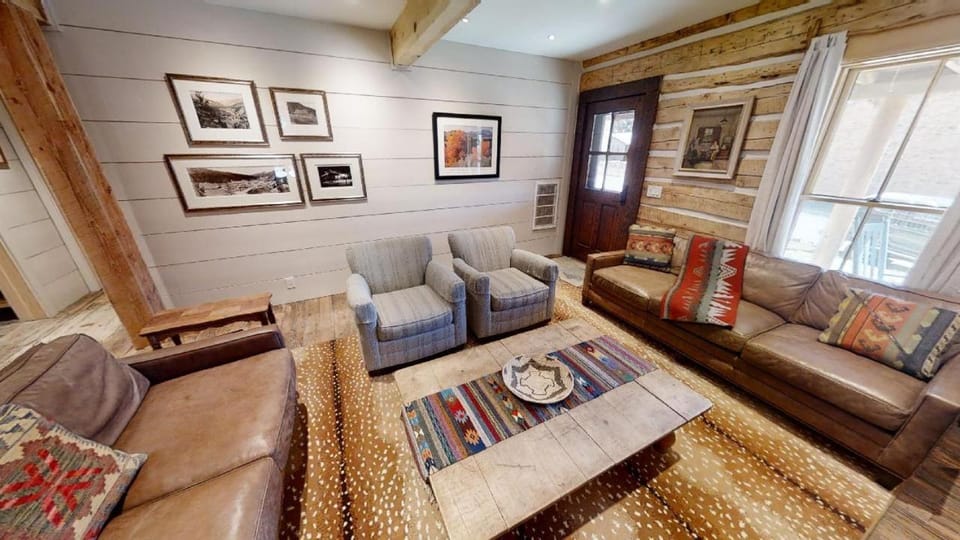 Day, Living room, Seating area, furniture