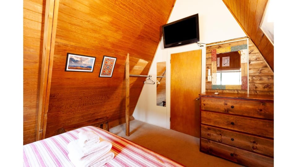 Bed, TV and multimedia, Bedroom, furniture, towels, wardrobe