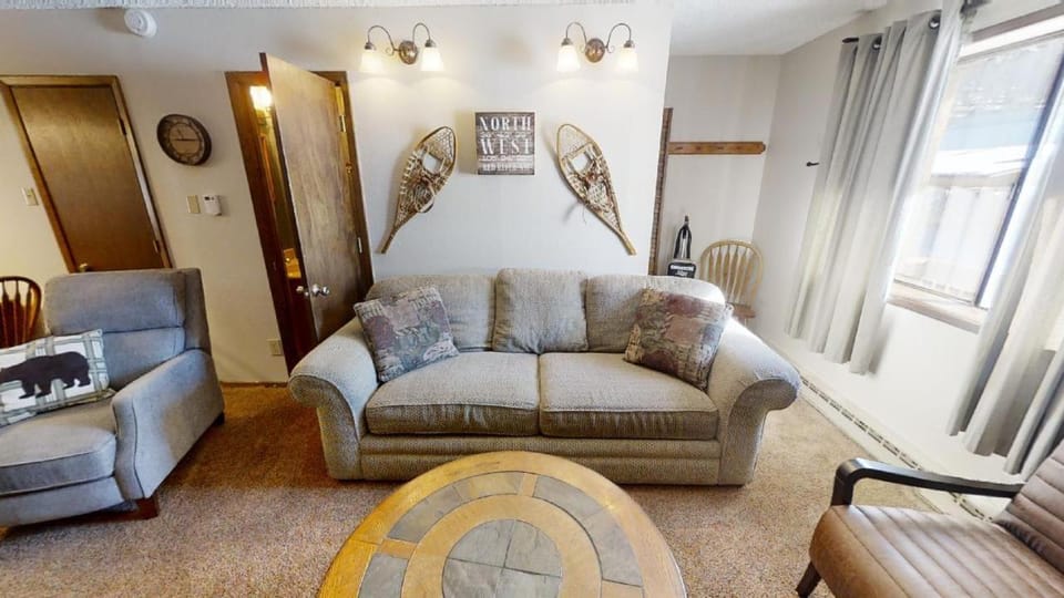 Day, Living room, Seating area, furniture