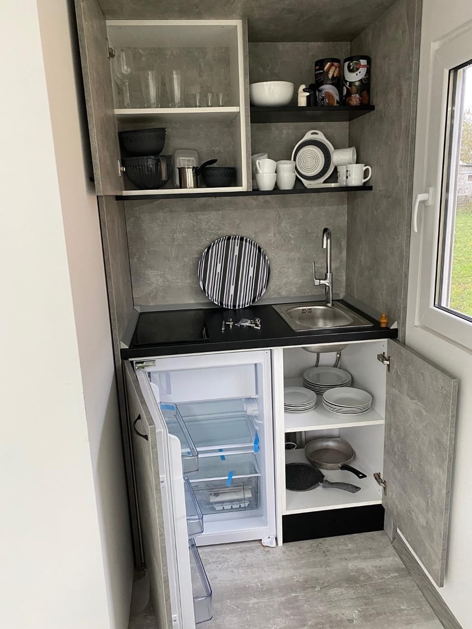 Kitchen or kitchenette