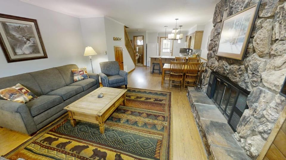 Day, Living room, Seating area, Dining area, fireplace, furniture