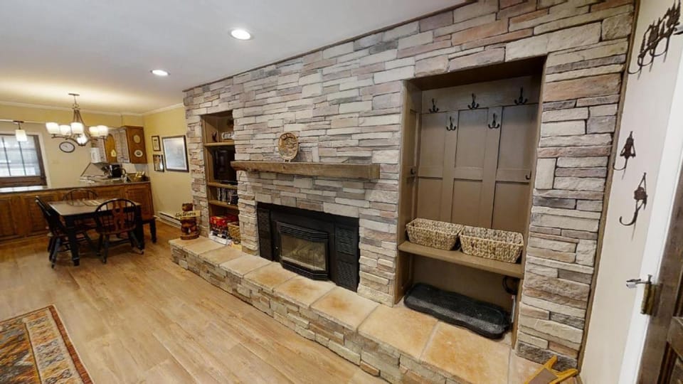 Day, Living room, Dining area, fireplace, furniture