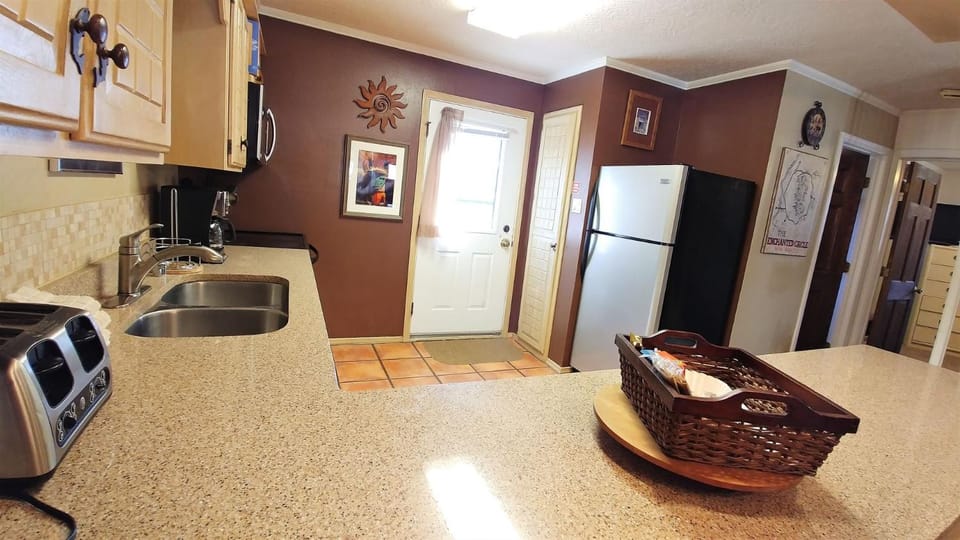 Day, Kitchen or kitchenette, furniture, microwave, toaster, kitchen