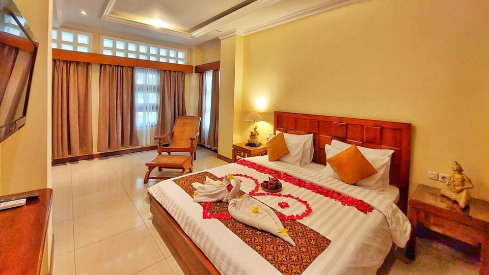 Bed, TV and multimedia, Bedroom, towels