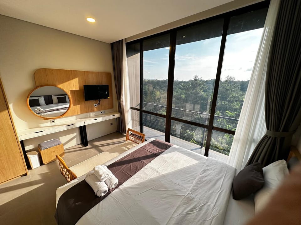 Bed, Natural landscape, TV and multimedia, View (from property/room), Balcony/Terrace, Photo of the whole room, Bedroom, air conditioner