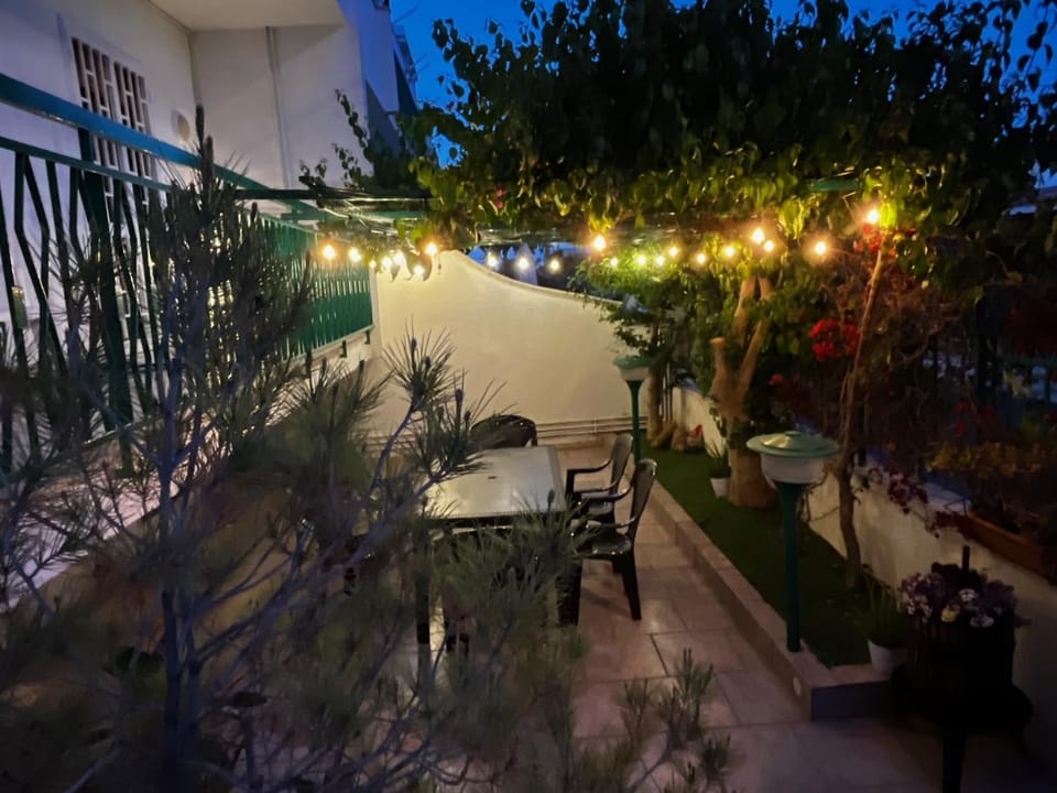 Property building, Day, Garden, Garden view