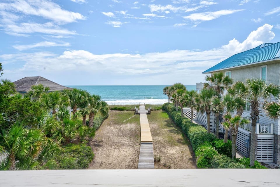 Maison Blanche home by Peace Vacations House in South Carolina