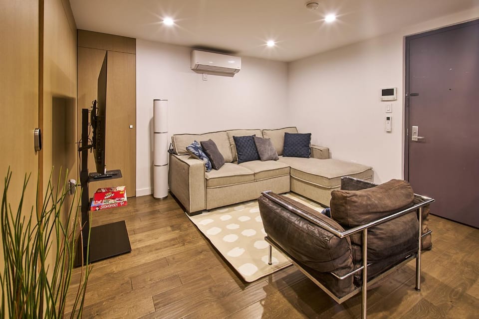 Modern 2 Bedroom Retreat in Downtown Manhattan Apartment in Lower Manhattan