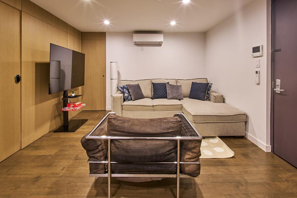 Modern 2 Bedroom Retreat in Downtown Manhattan Apartment in Lower Manhattan