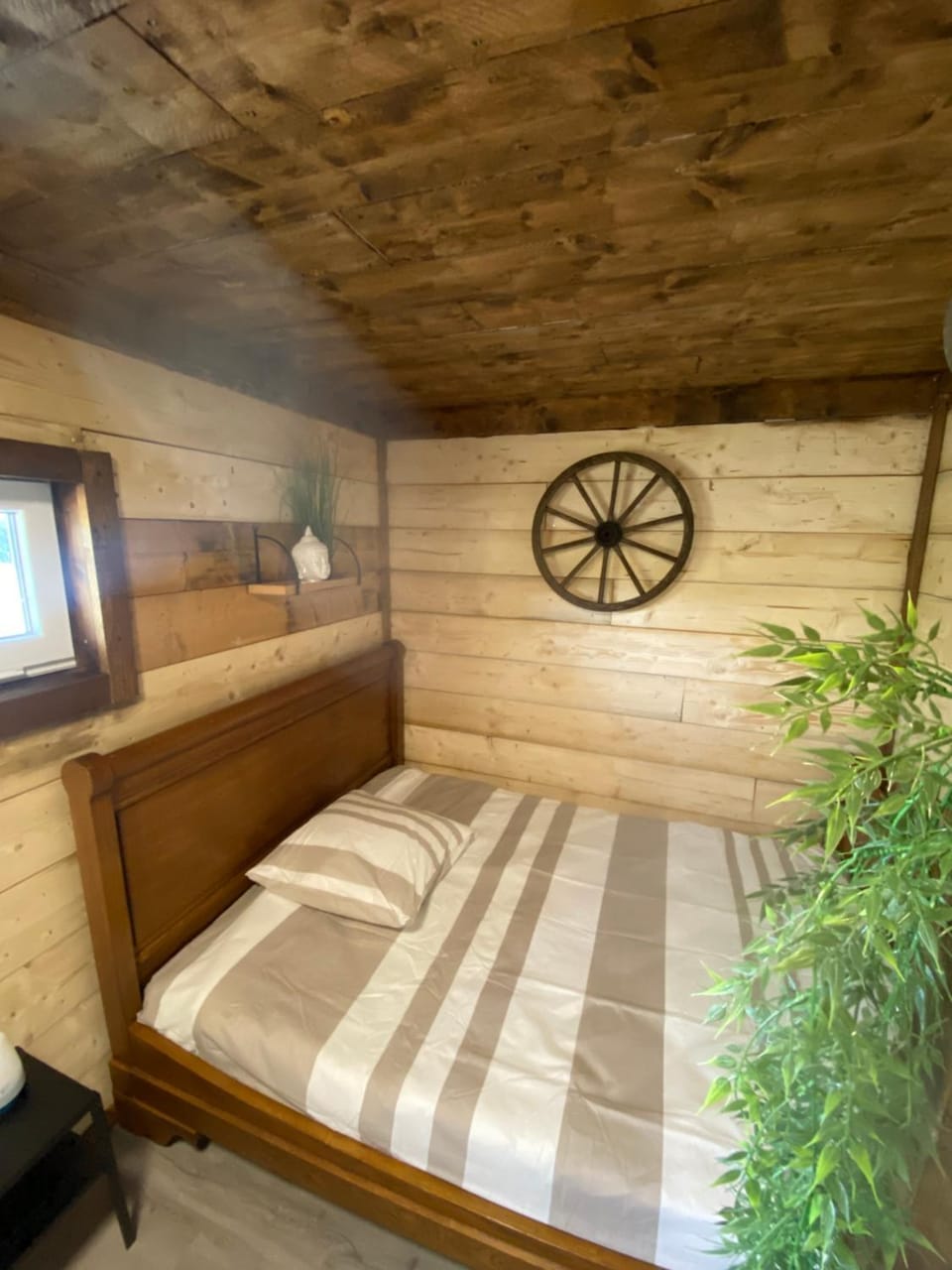 Property building, Bed