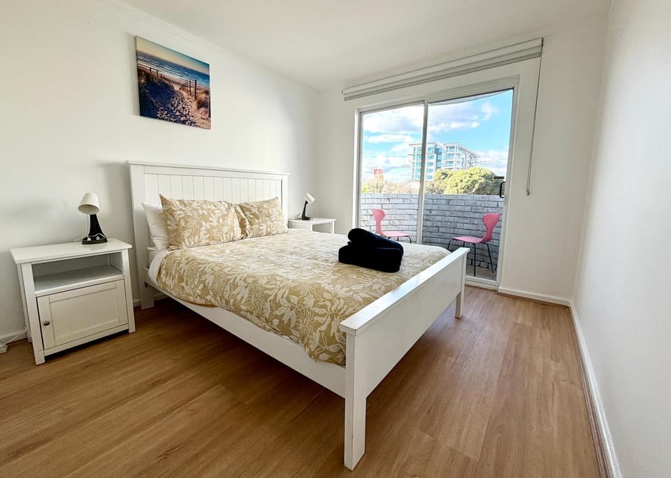 Coastal Beach Retreat Scarborough Pool & Slide! Apartment hotel in Perth