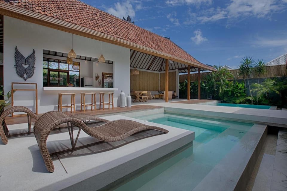 Pool view, Swimming pool, sunbed