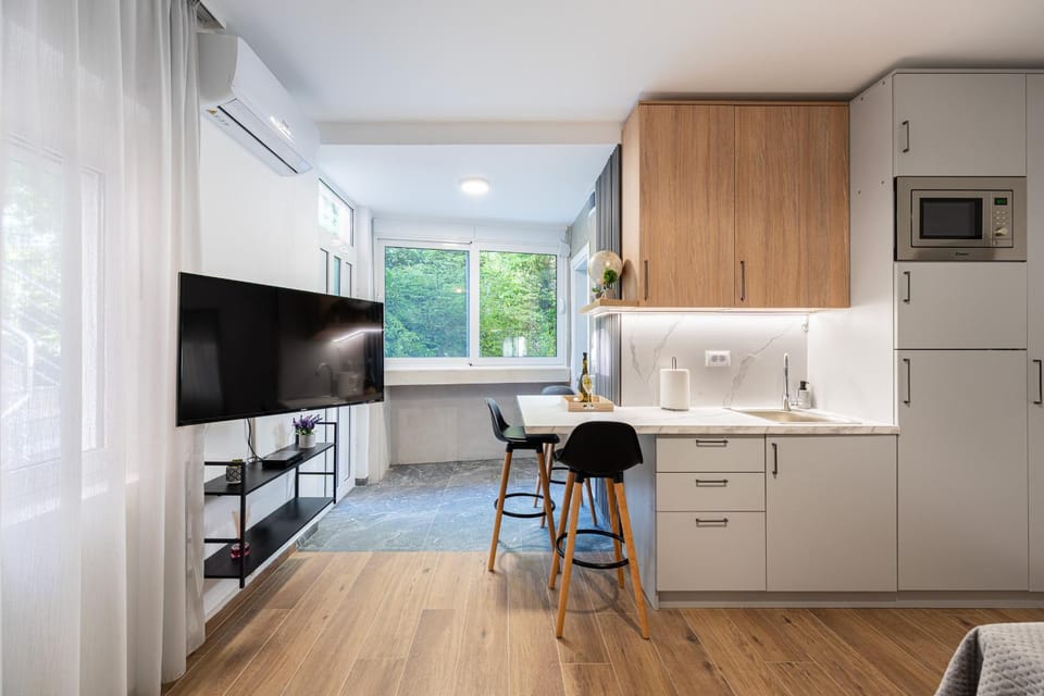 TV and multimedia, Kitchen or kitchenette