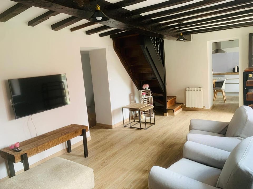 TV and multimedia, Living room, Seating area